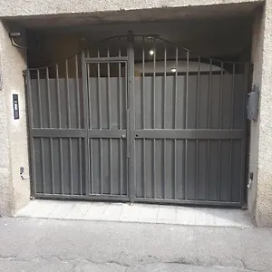 Dimora Intera Senza Cucina Con Parcheggio Interno Appartamento